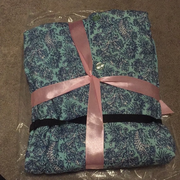 New (Package Opened) Mint Paisley Pajama Set - Picture 5 of 9